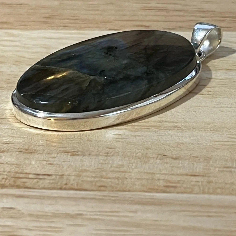 PURPLE LABRADORITE GEMSTONE 925 SOLID STERLING SILVER STATEMENT PENDANT - Picture 4 of 7